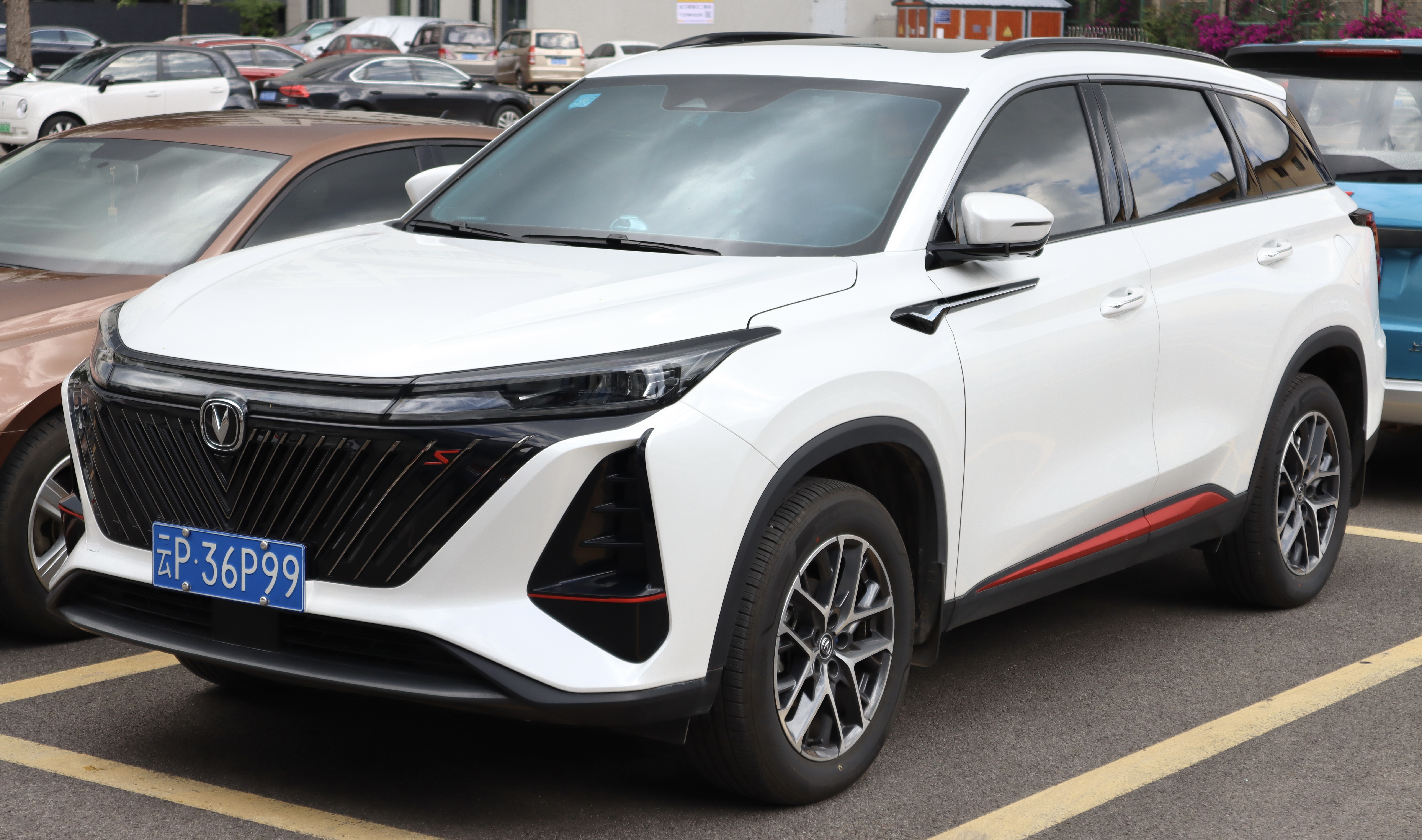 CHANGAN CS75 Plus, II, автомобиль 2022 модельного года китайского рынка