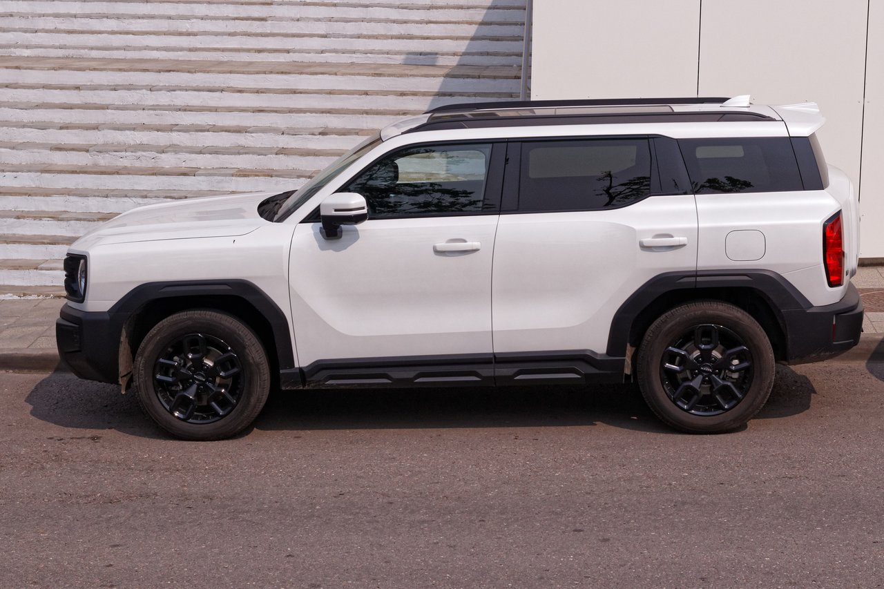 HAVAL H3, первоначальная версия, белый автомобиль в Москве